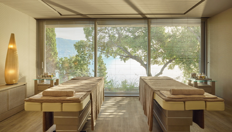 Tiara Holidays - Ikos Odisia - spa treatment